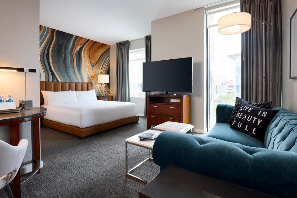 Studio King Suite interior